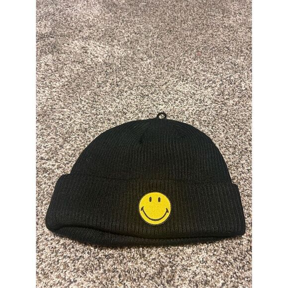 Urban outfitters smiley beanie hat C27-45 - Picture 1 of 4